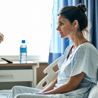 Je ne ressens plus l’envie d’uriner après accouchement : est-ce normal ?