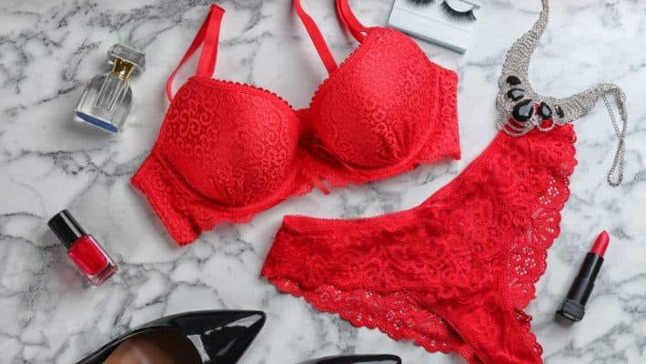 Lingerie fétichiste grande taille : styles, matières et comment l&rsquo;adopter