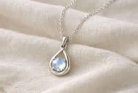 Comment nettoyer un collier en argent ?