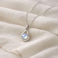 Comment nettoyer un collier en argent ?