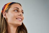 Rehaussez votre style avec élégance grâce au foulard en soie