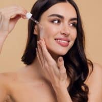 Sérum à l&rsquo;acide salicylique : comment l&rsquo;intégrer à sa routine skincare ?